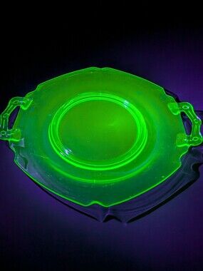 VTG  Uranium Serving Plate Dish Depression Green Glass Hexagon UV Glows